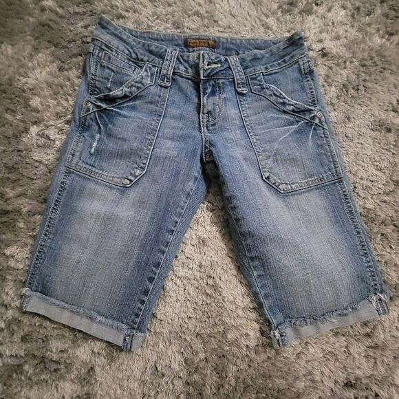 Juniors ZD Premium Denim Bermuda Shorts Rolled Raw Hem Size 5 - Picture 1 of 6